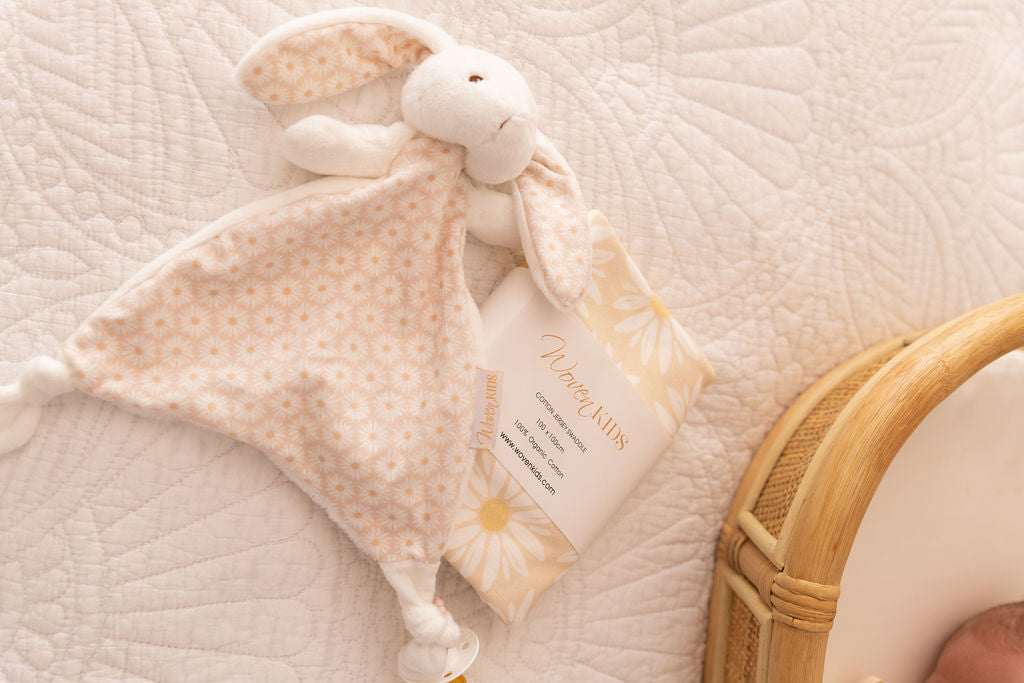 Cuddle Bunny Comforter - Daisy